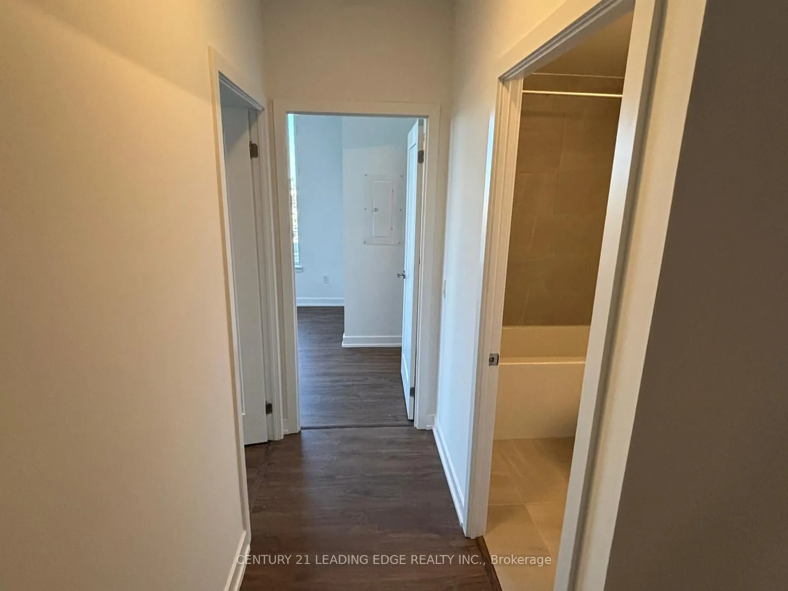 5081 Hurontario Street, #402