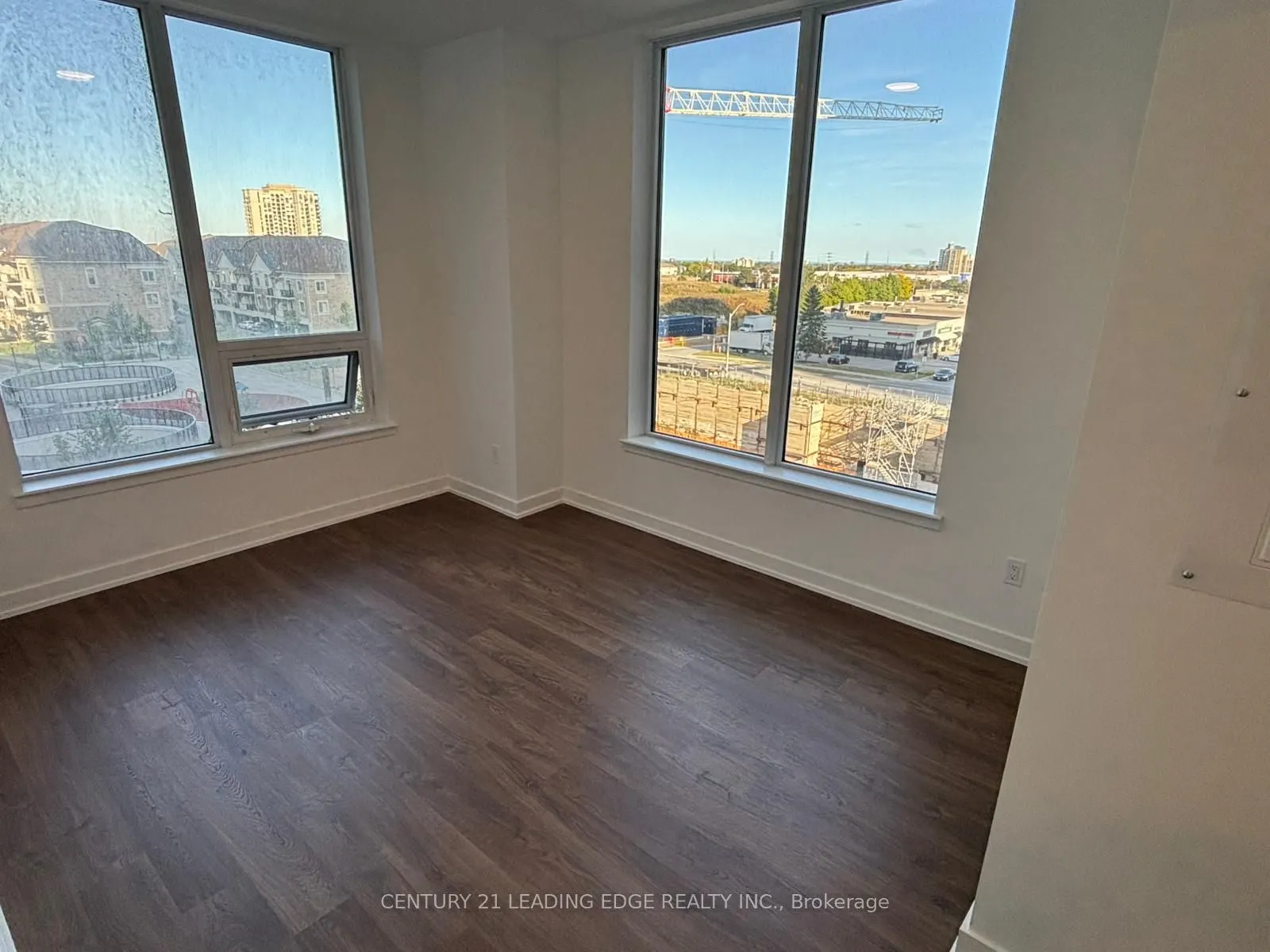 5081 Hurontario Street, #402
