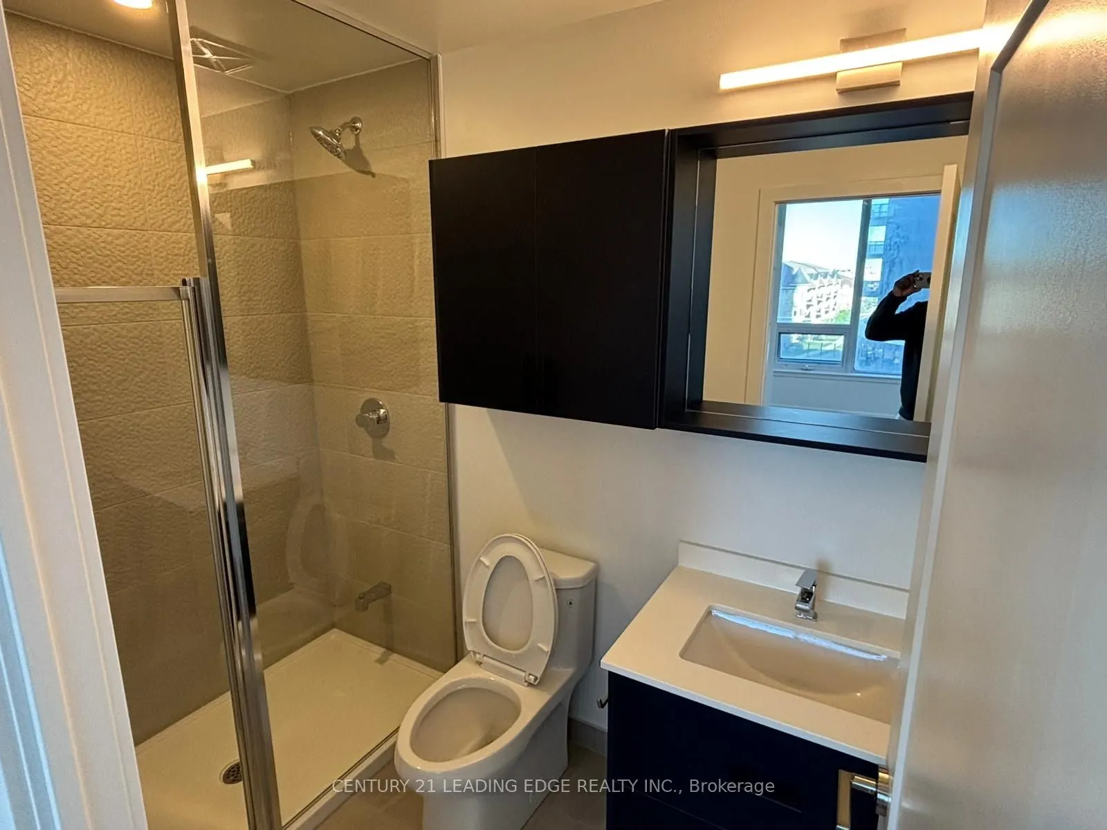 5081 Hurontario Street, #402