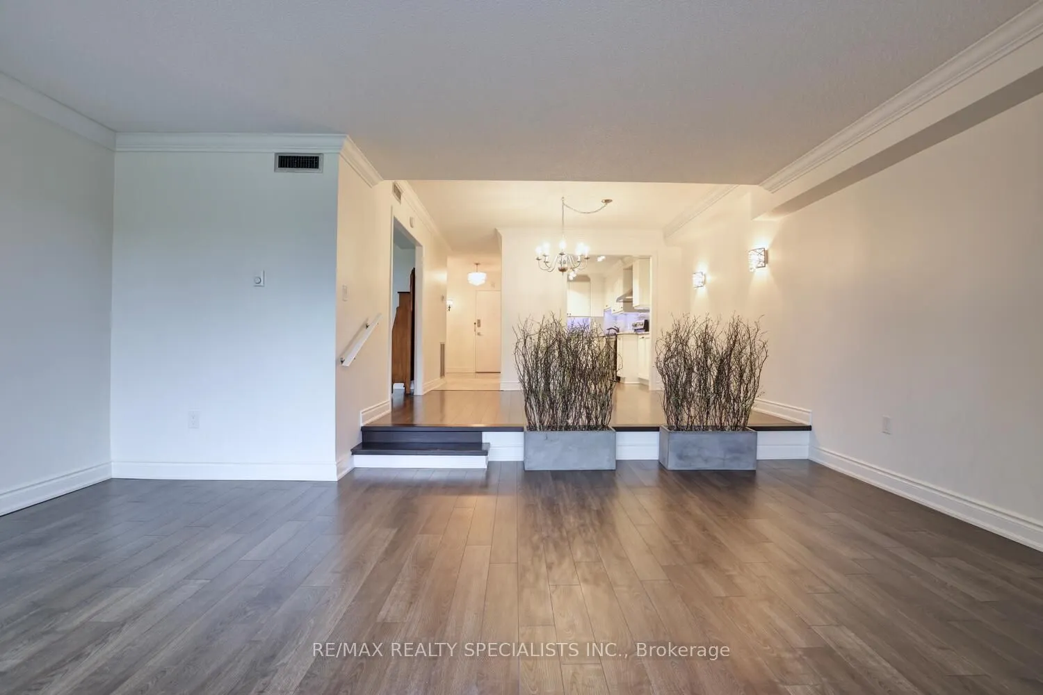 965 Inverhouse Drive, #203
