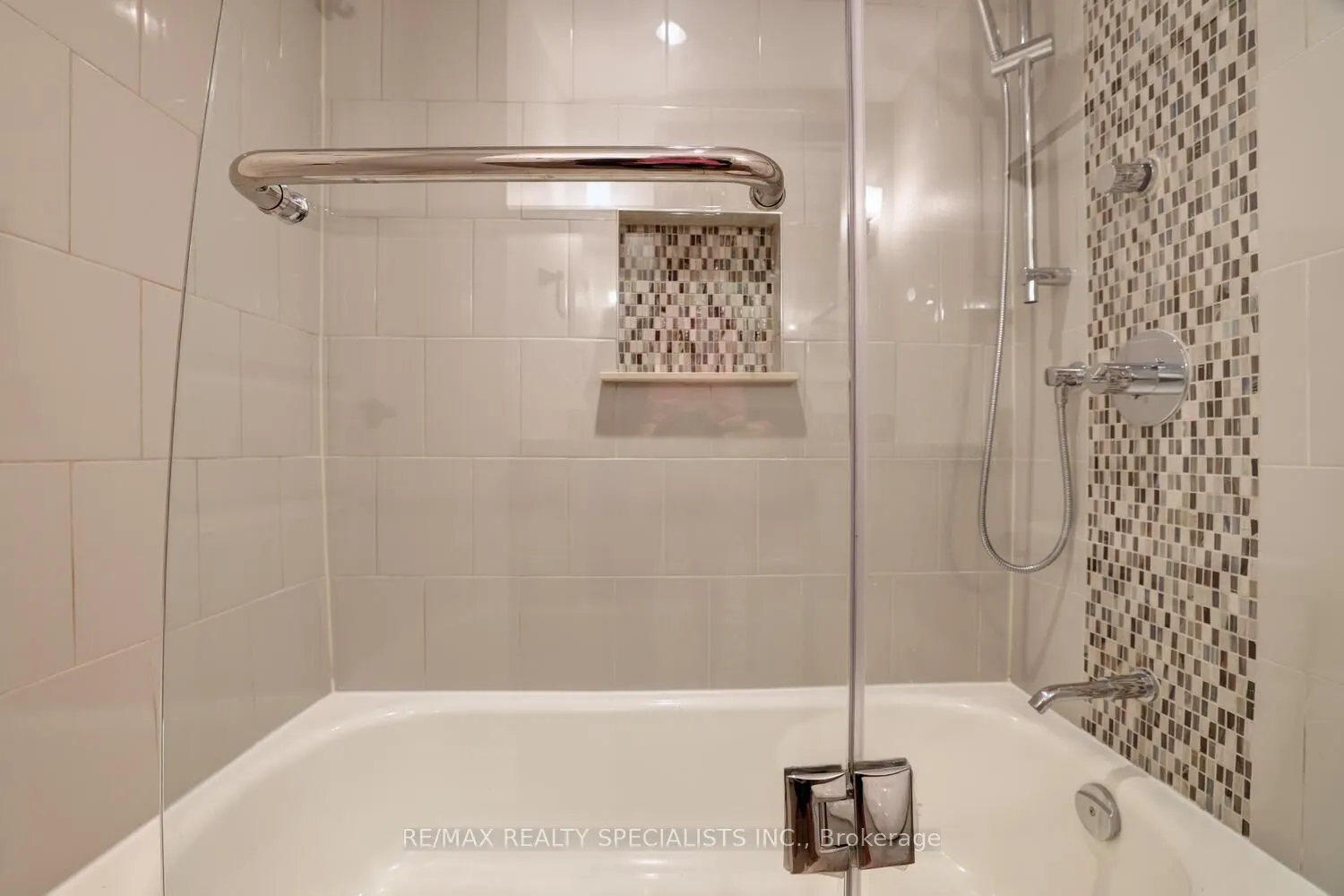 965 Inverhouse Drive, #203