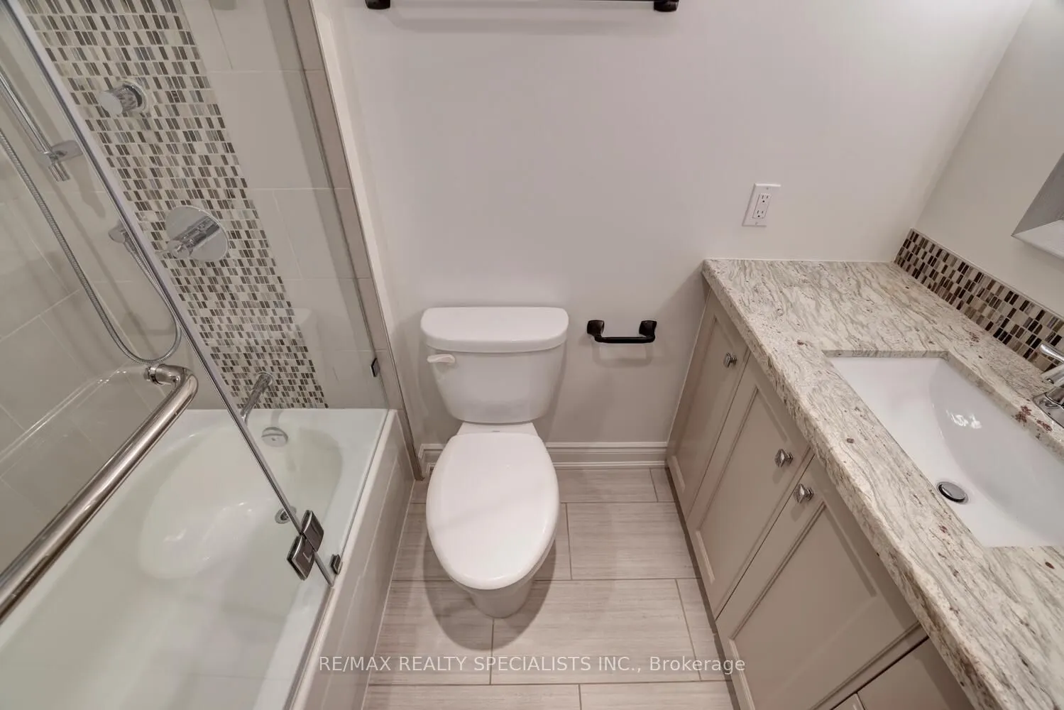 965 Inverhouse Drive, #203
