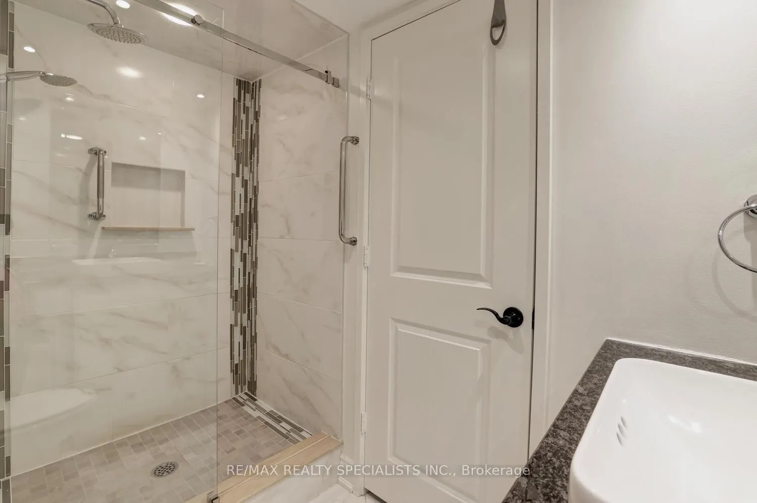 965 Inverhouse Drive, #203