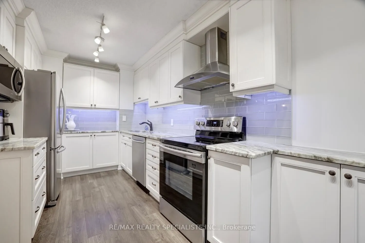 965 Inverhouse Drive, #203