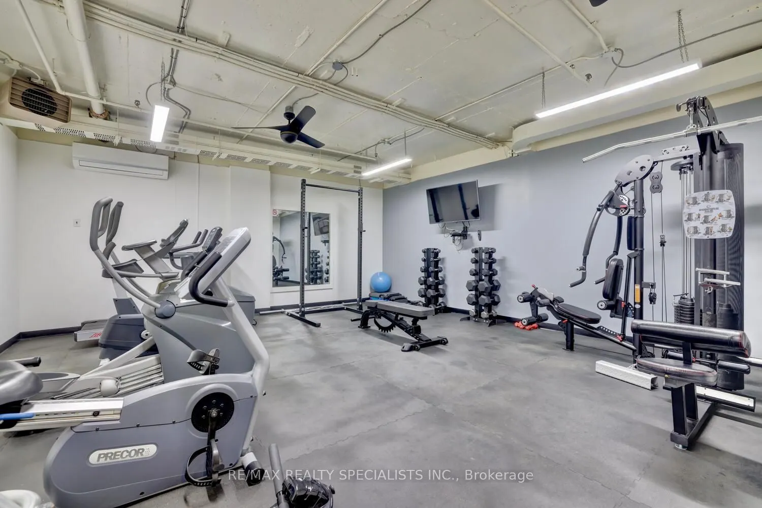 965 Inverhouse Drive, #203