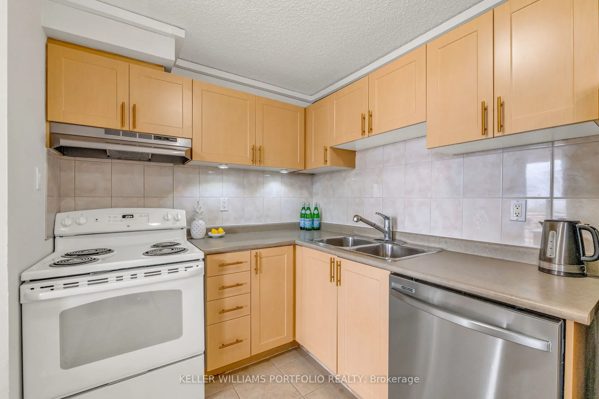 2900 Battleford Road, #901