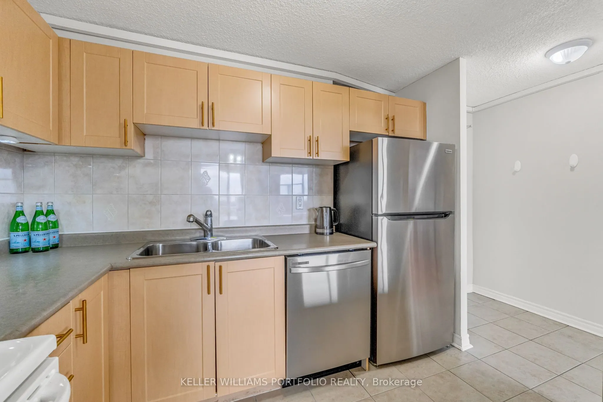 2900 Battleford Road, #901