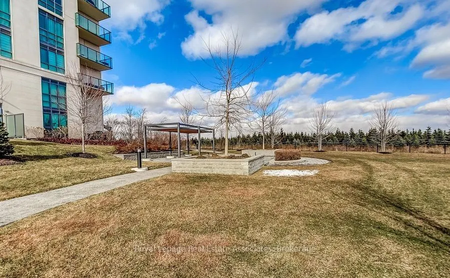 65 Yorkland Boulevard, #801