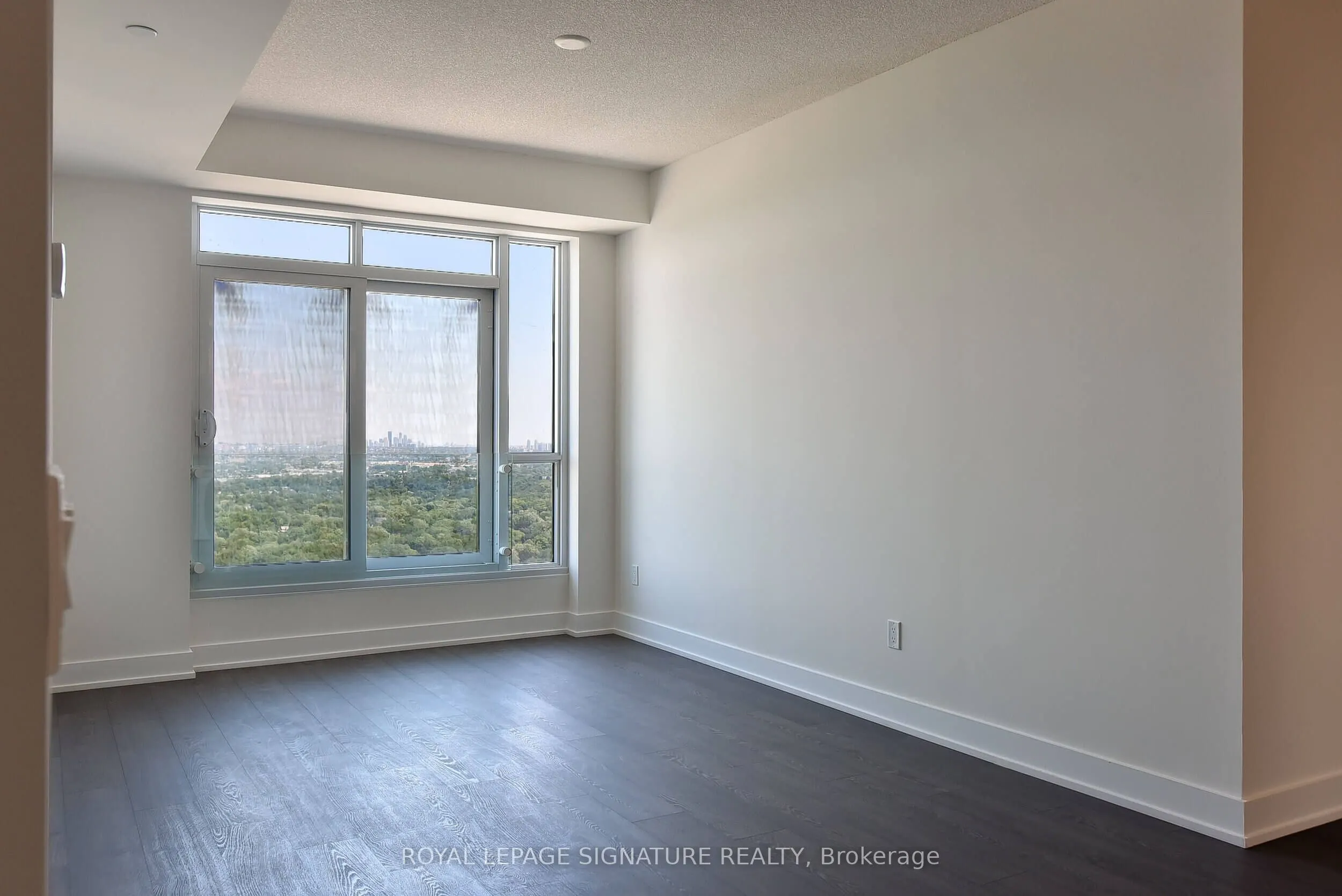 7 Mabelle Avenue, #4006
