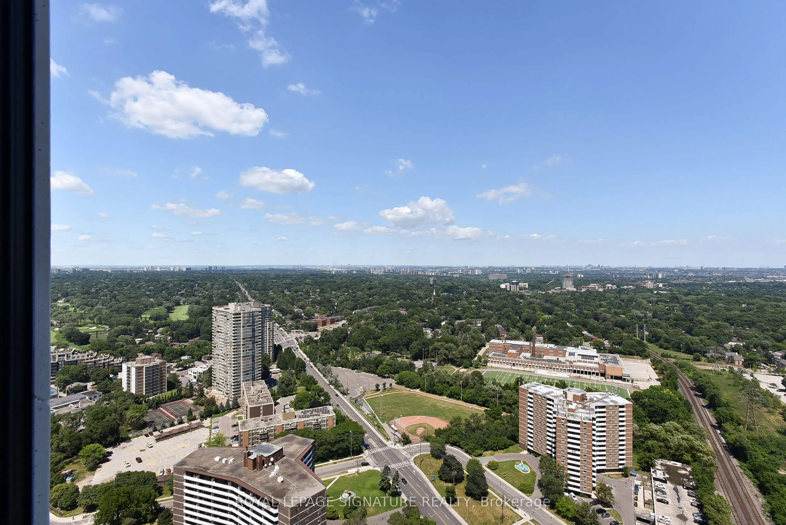 7 Mabelle Avenue, #4006