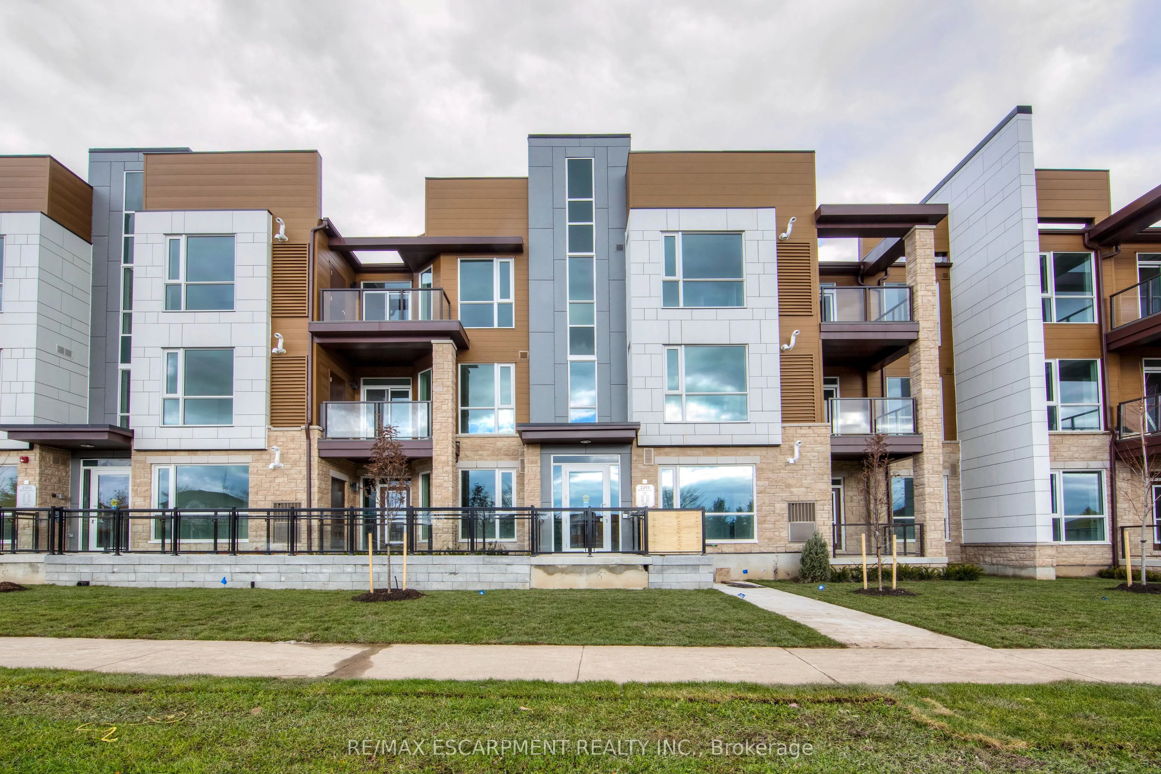 2393 Bronte Road, #203