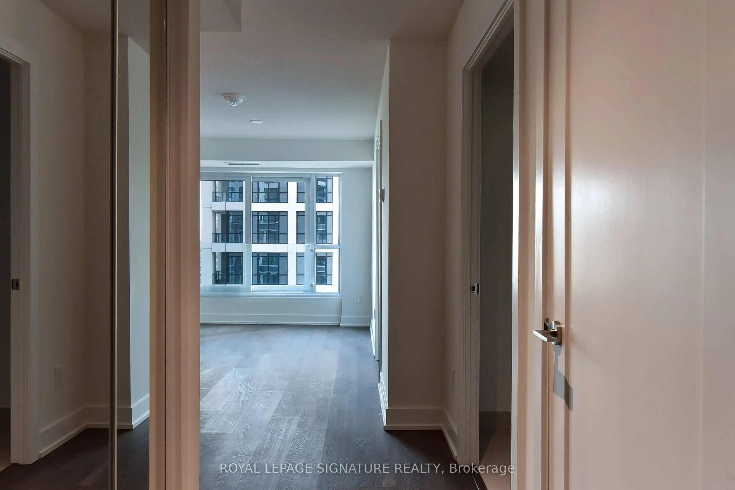 7 Mabelle Avenue, #901