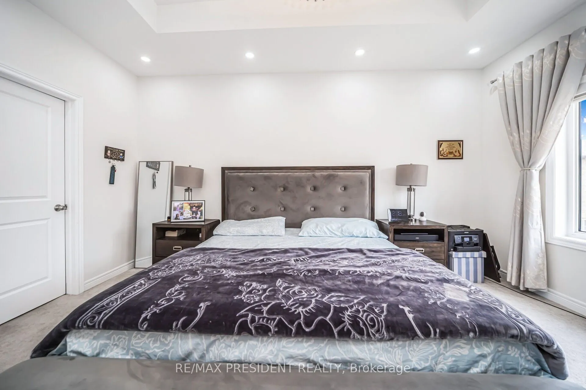 25 Adventura Road