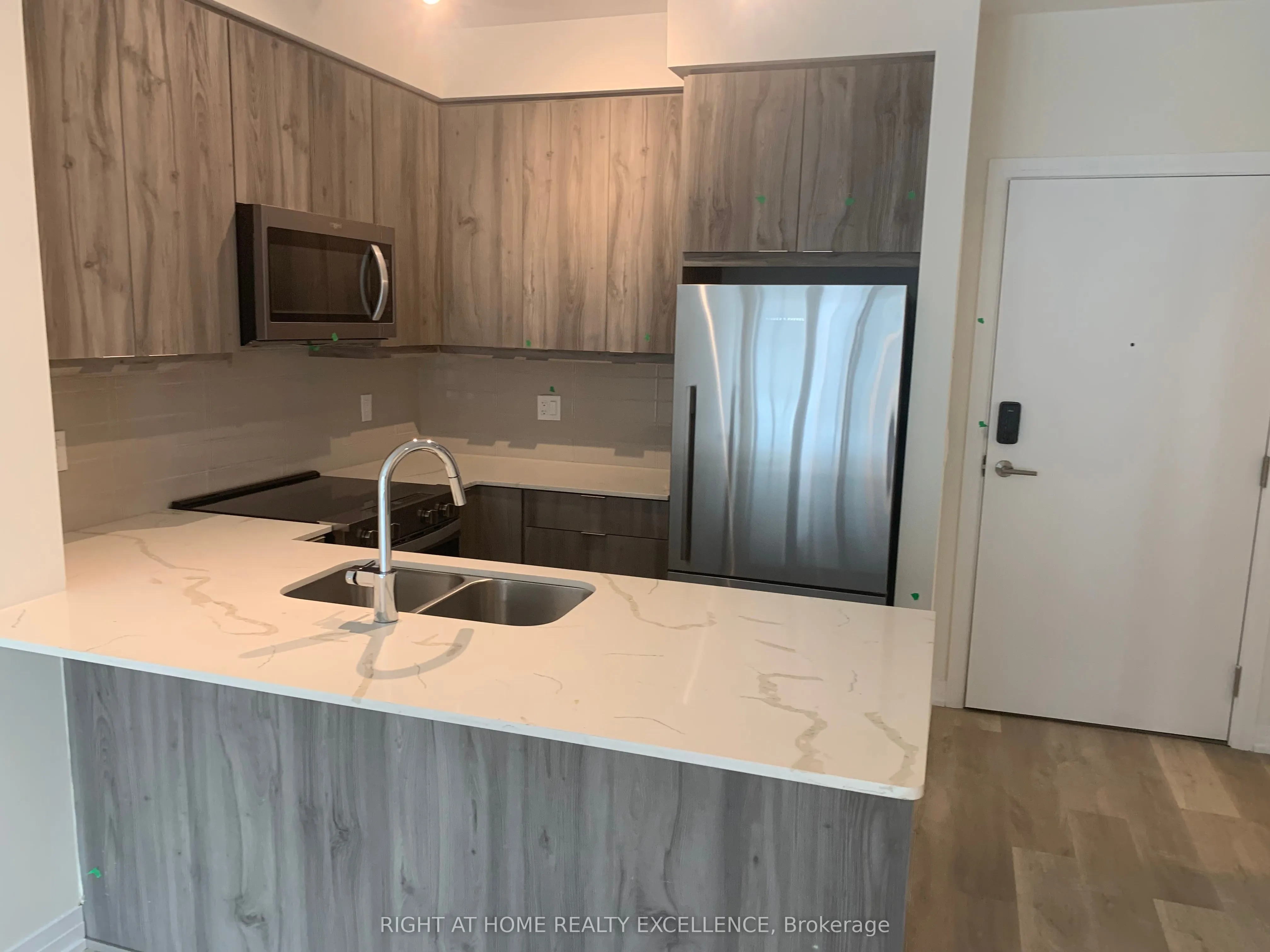15 Watergarden Drive, #413