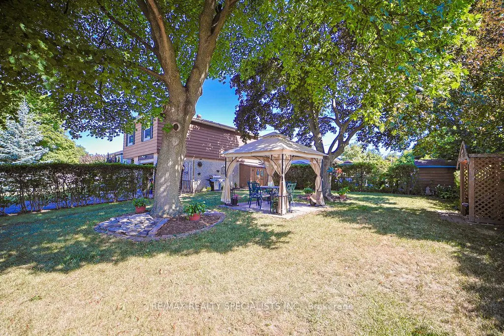28 Bromley Crescent