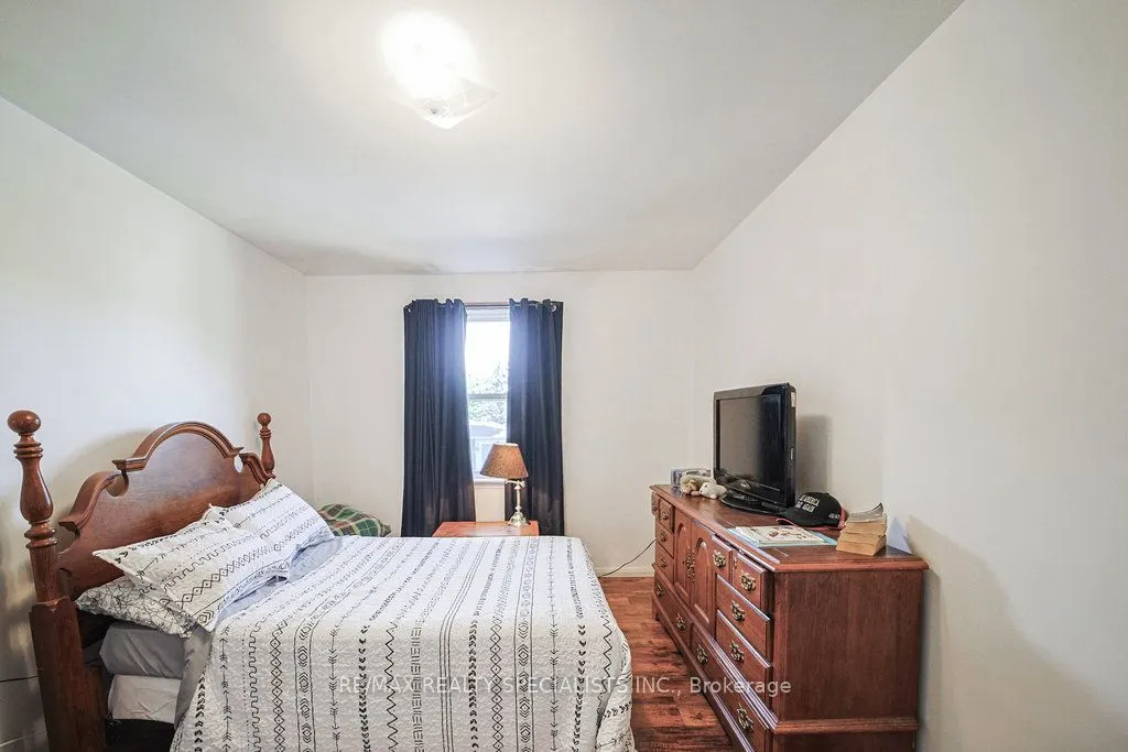 28 Bromley Crescent