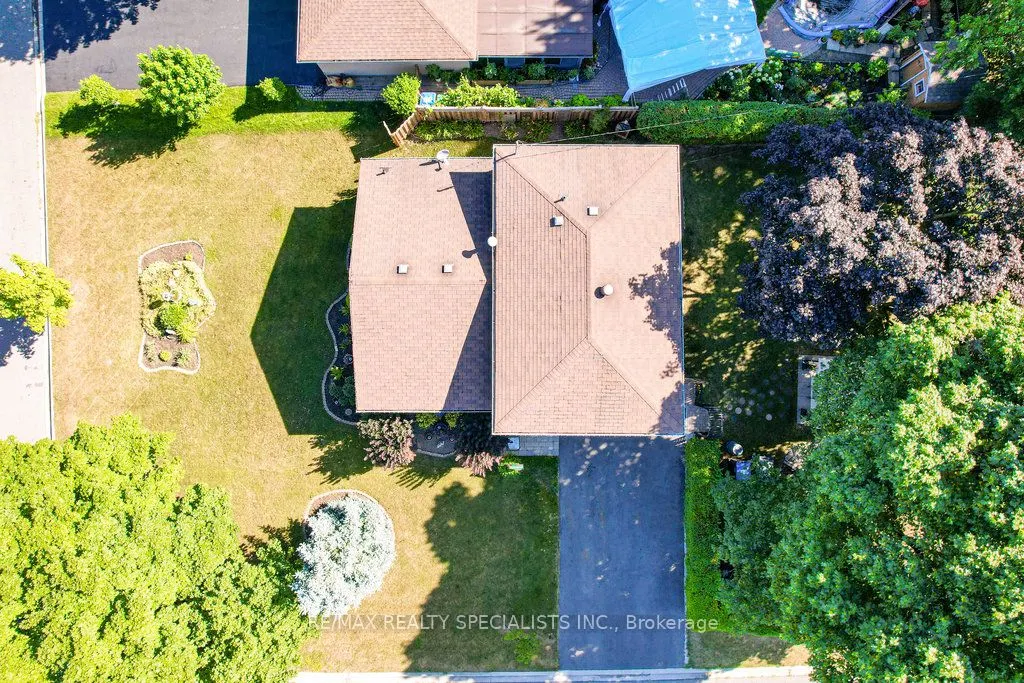 28 Bromley Crescent