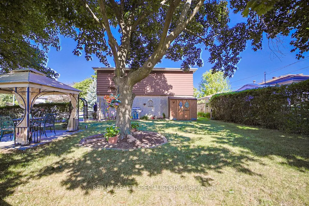 28 Bromley Crescent