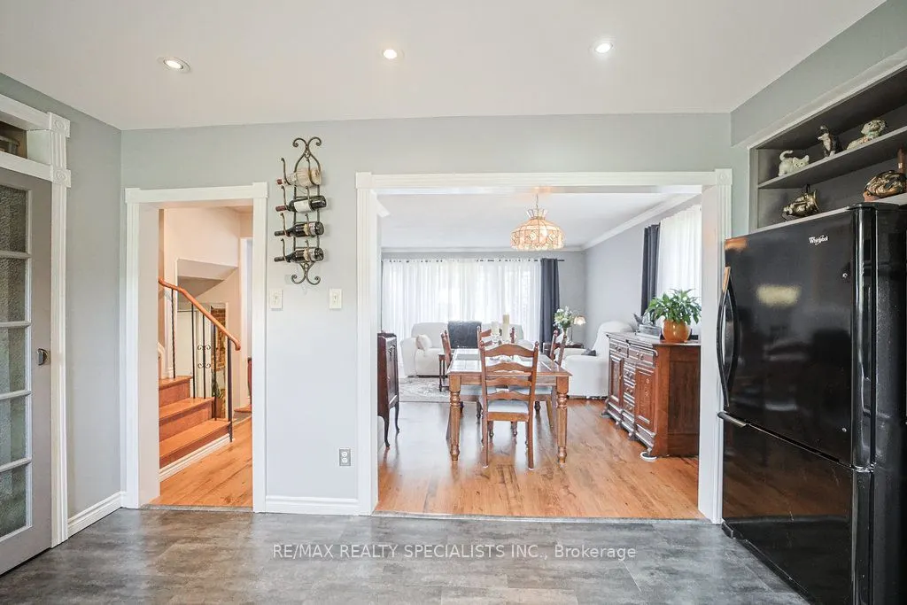 28 Bromley Crescent