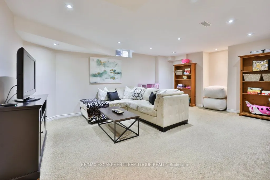 4676 Bracknell Road