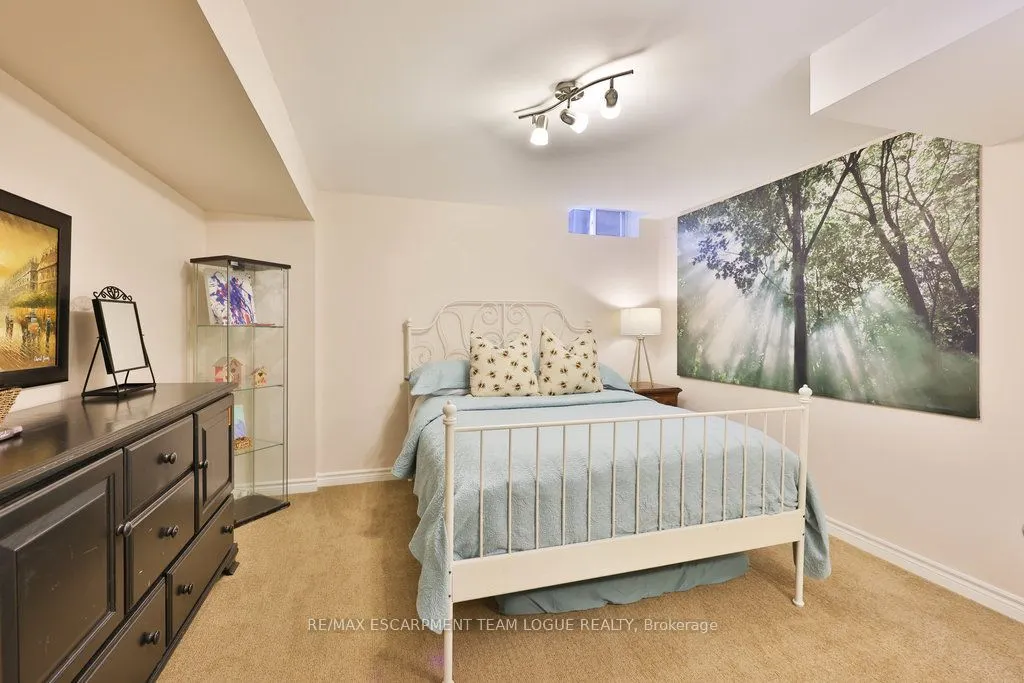 4676 Bracknell Road