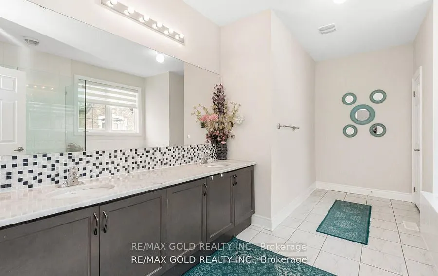 4 Buttonwood Road, #(Main & Second Floor)
