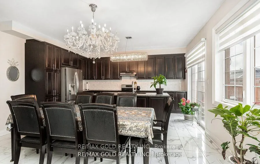 4 Buttonwood Road, #(Main & Second Floor)