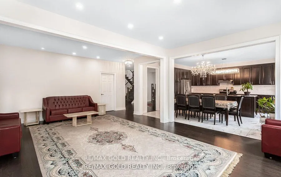 4 Buttonwood Road, #(Main & Second Floor)