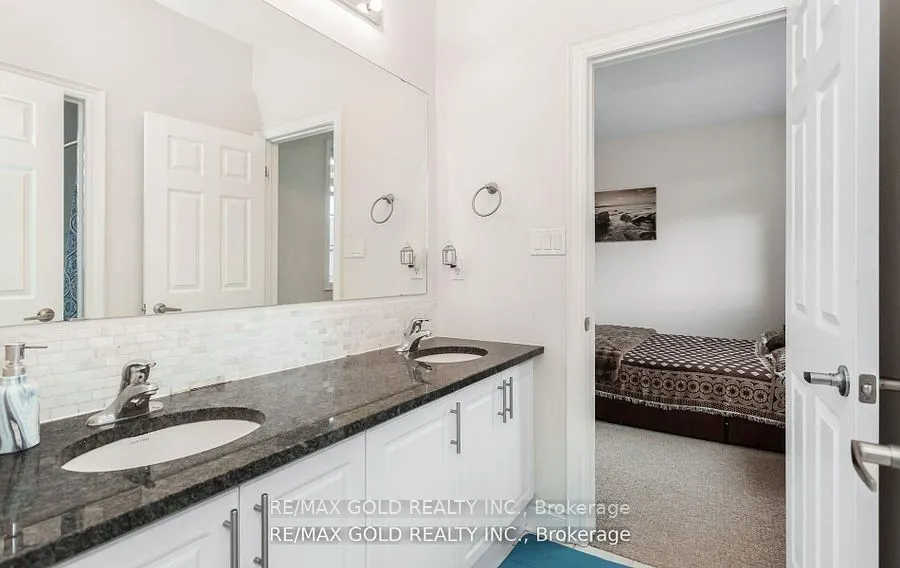 4 Buttonwood Road, #(Main & Second Floor)