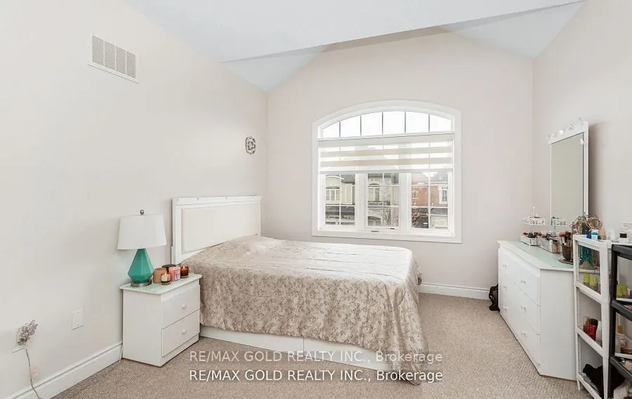 4 Buttonwood Road, #(Main & Second Floor)