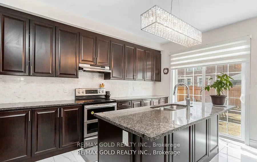 4 Buttonwood Road, #(Main & Second Floor)