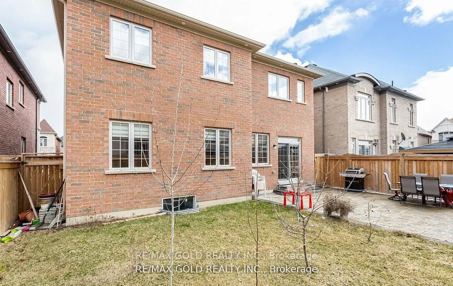 4 Buttonwood Road, #(Main & Second Floor)