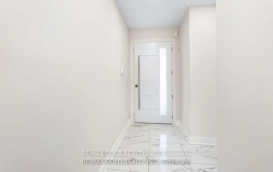 4 Buttonwood Road, #(Main & Second Floor)