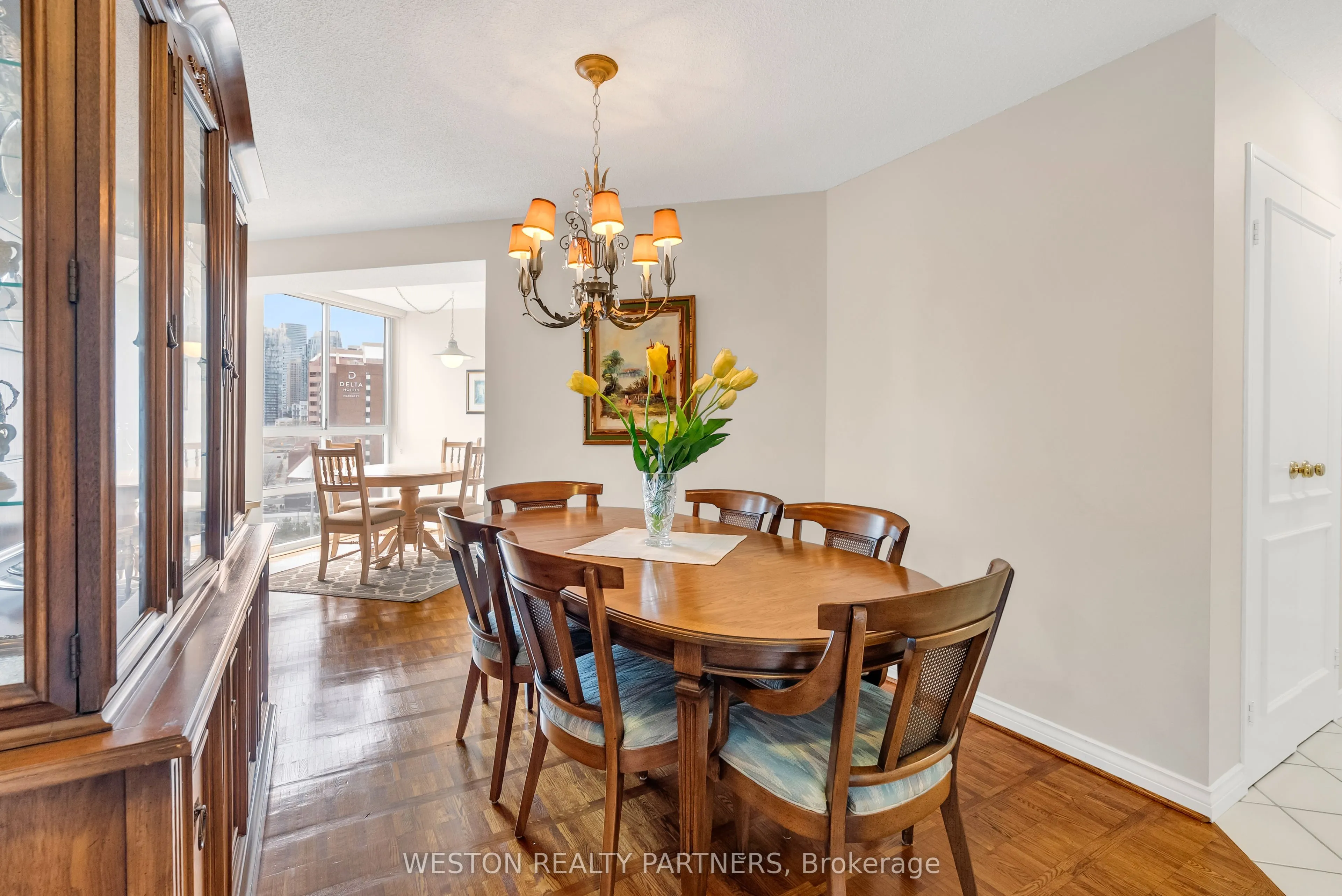 3650 Kaneff Crescent, #1104