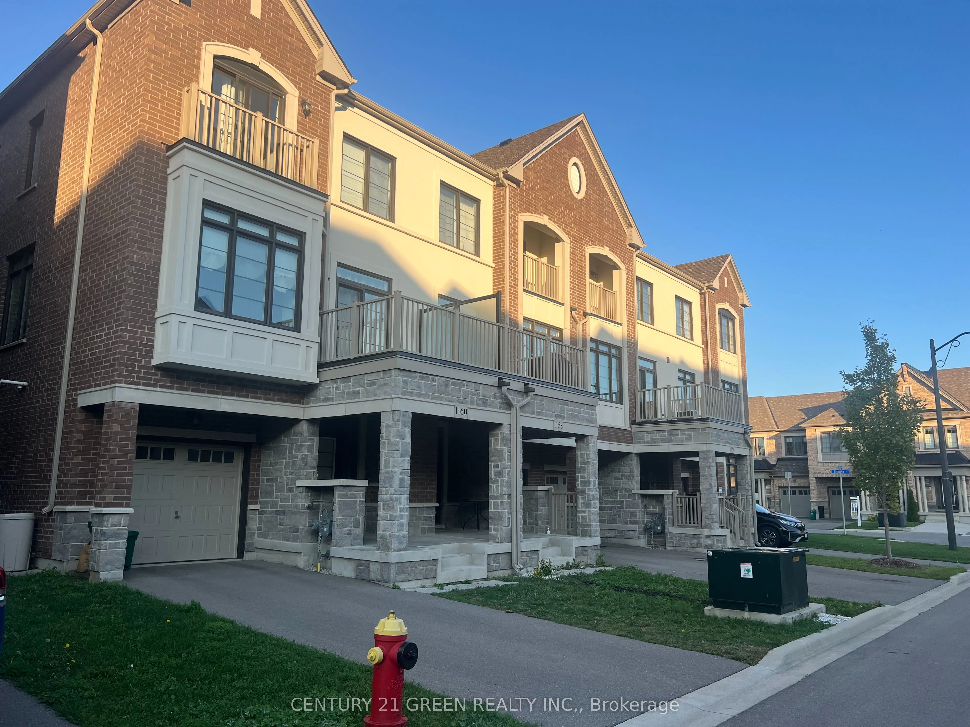 1160 Lloyd Landing