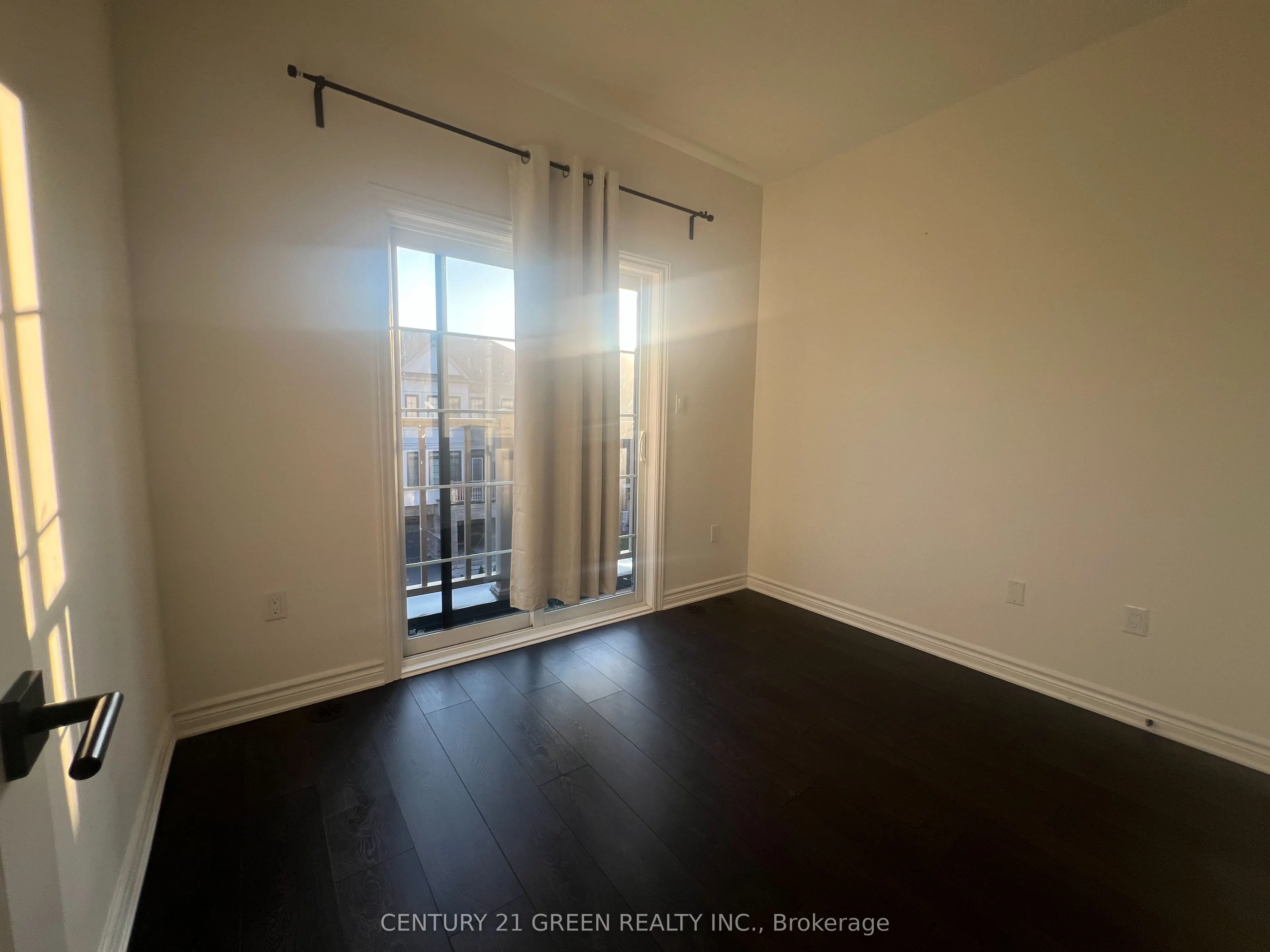 1160 Lloyd Landing