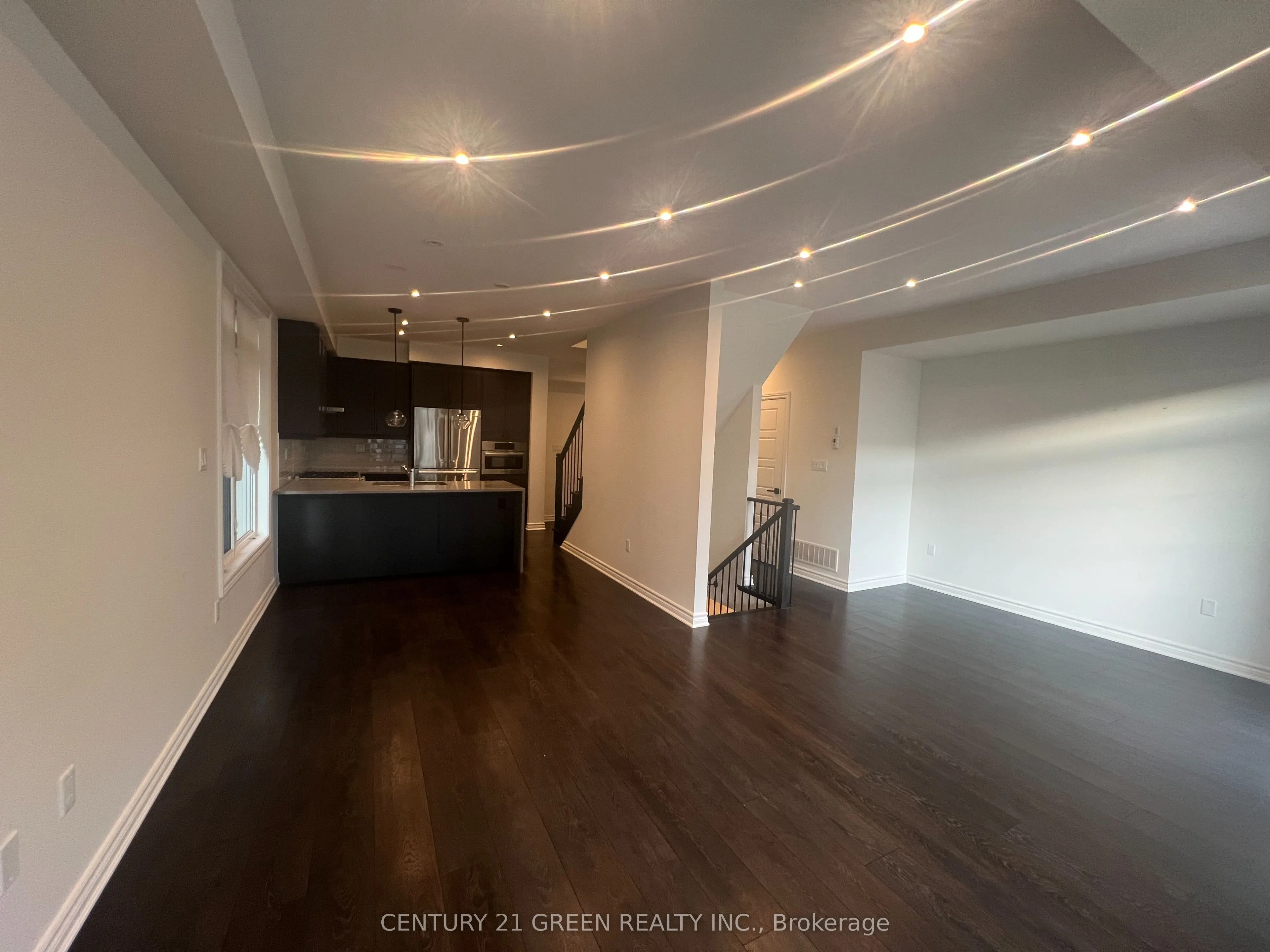 1160 Lloyd Landing