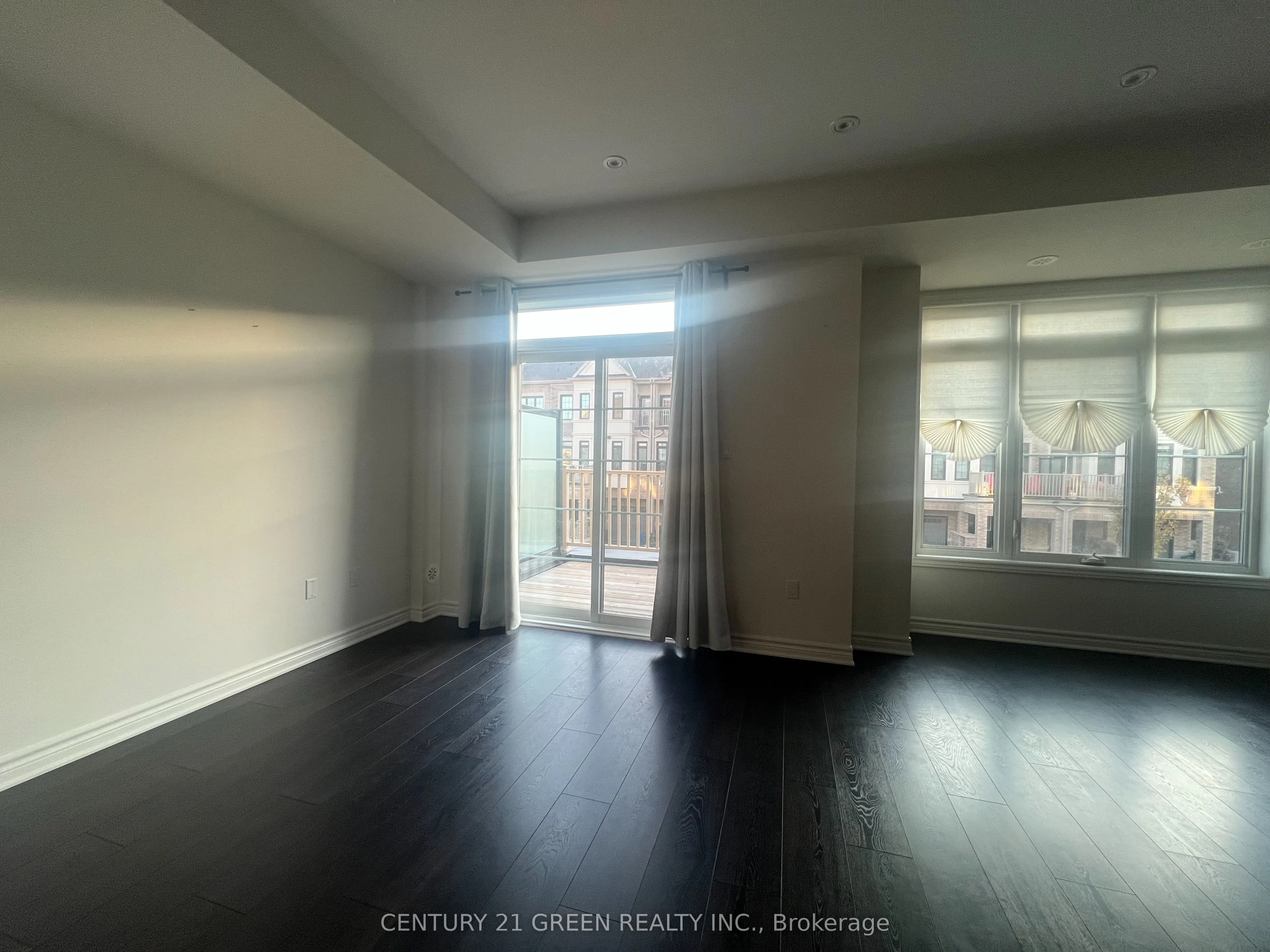 1160 Lloyd Landing