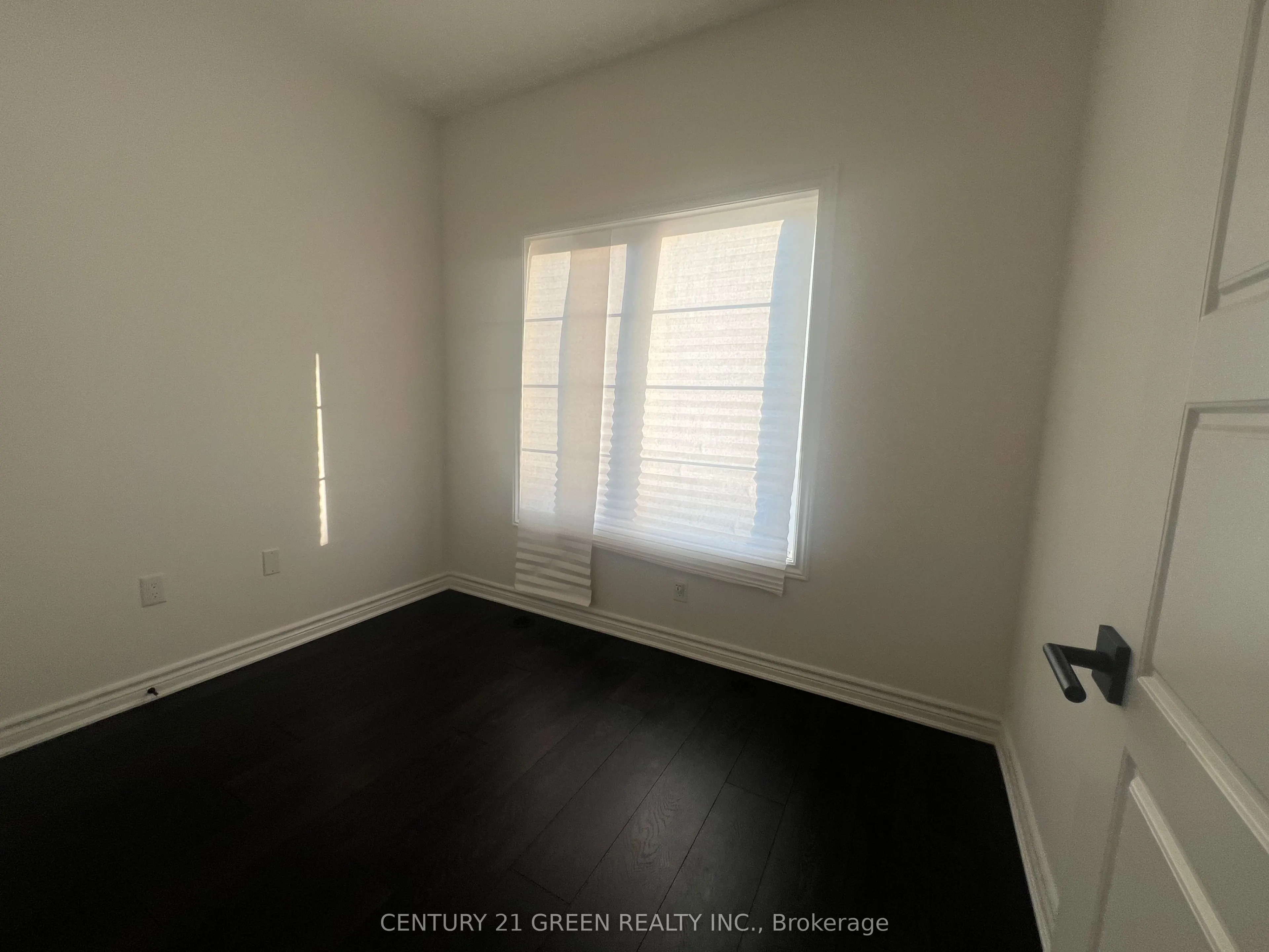 1160 Lloyd Landing