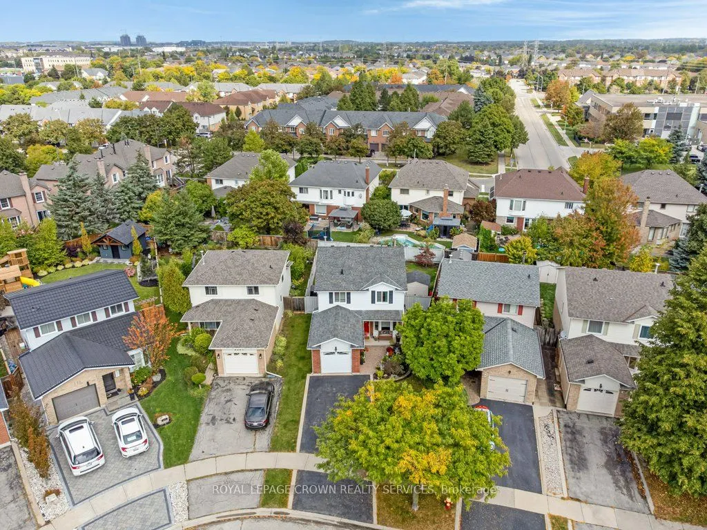 3363 Cardiff Crescent