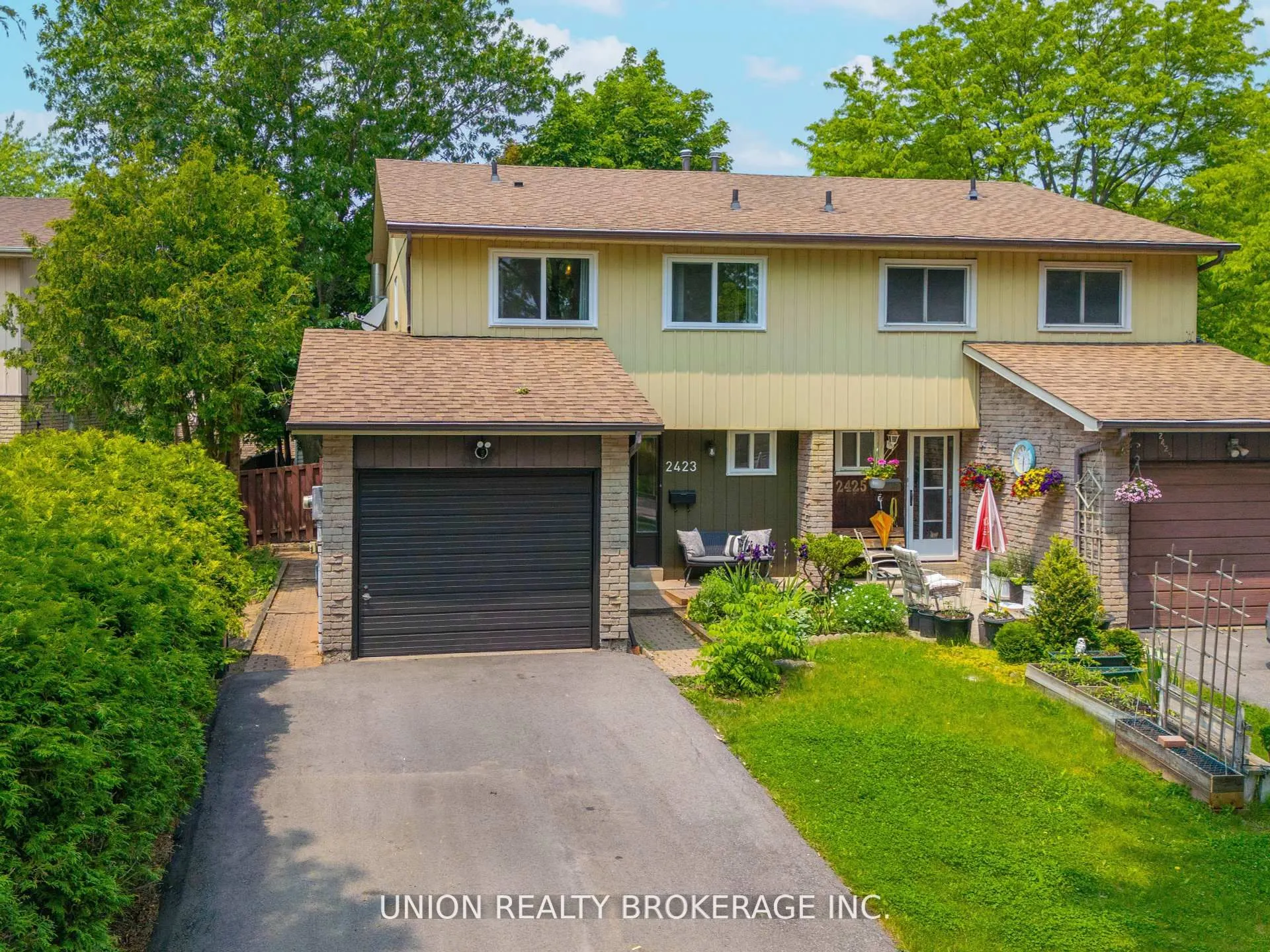 2423 Brasilia Circle