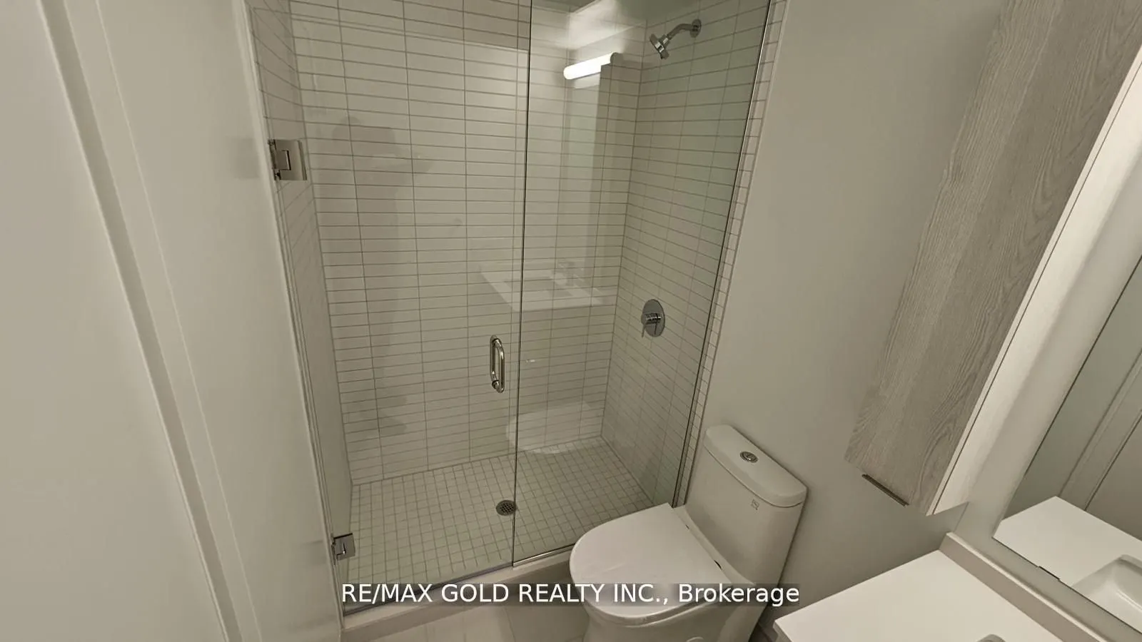 86 Dundas Street E, #1319