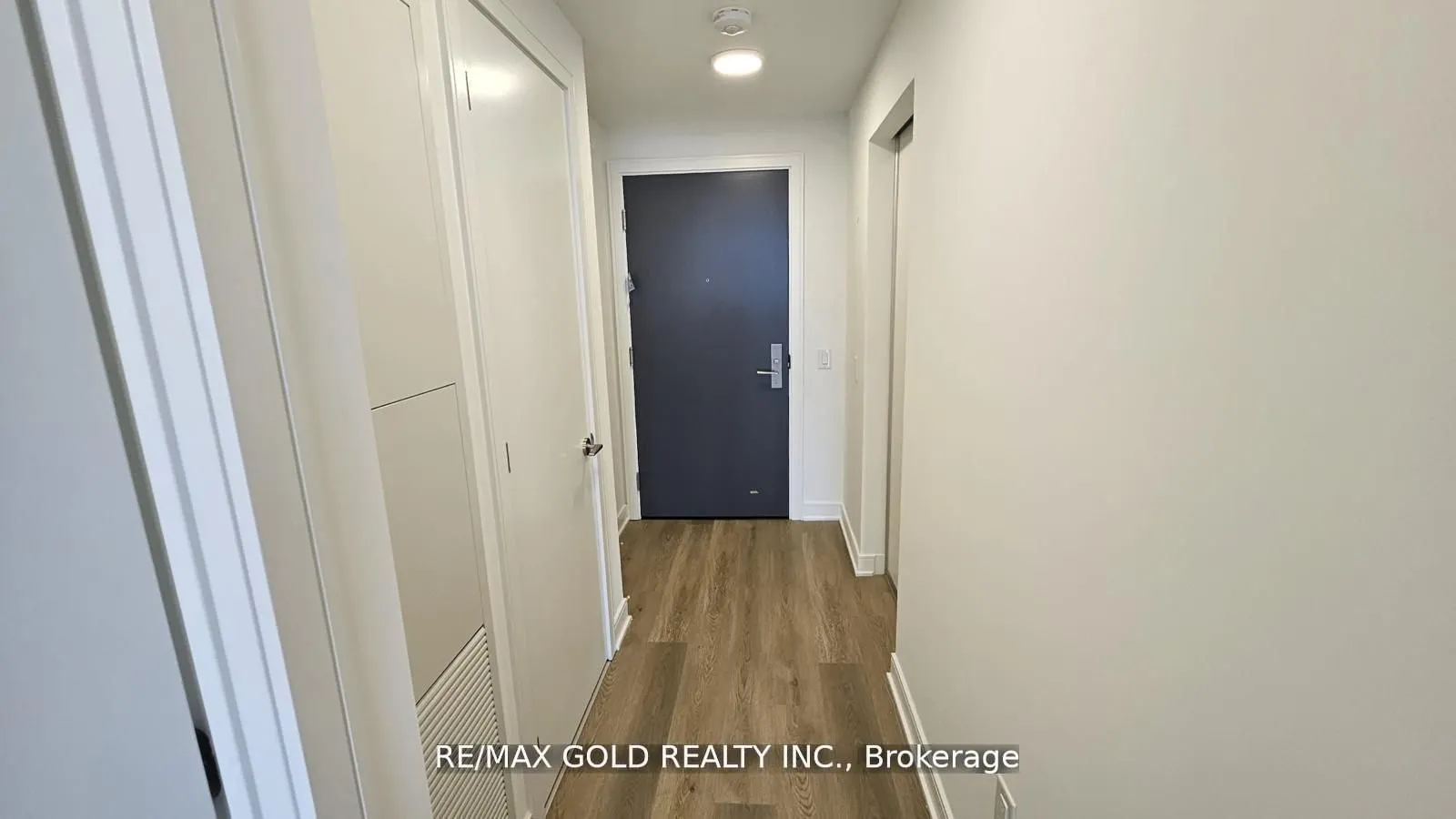 86 Dundas Street E, #1319
