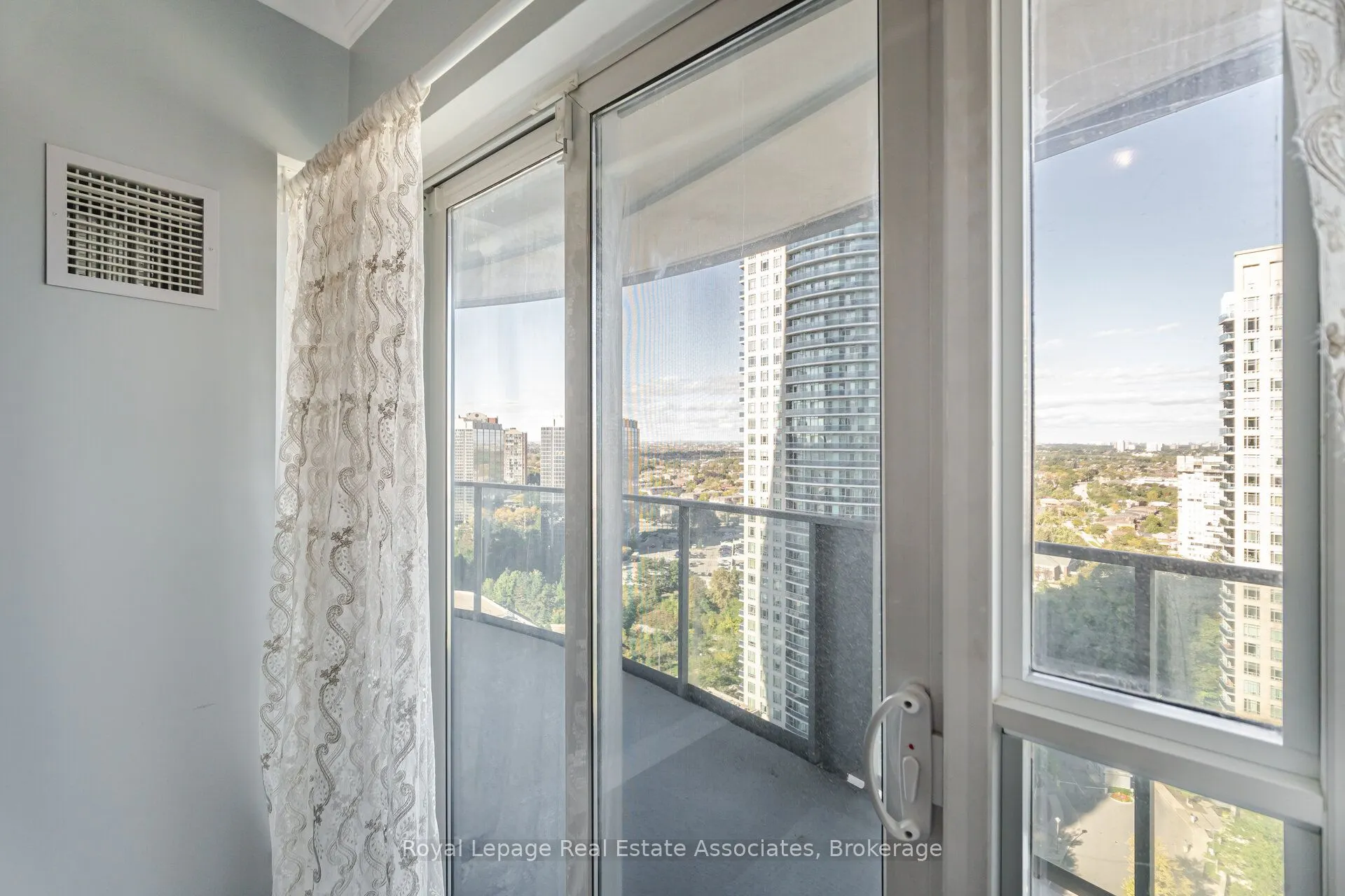 60 Absolute Avenue, #07
