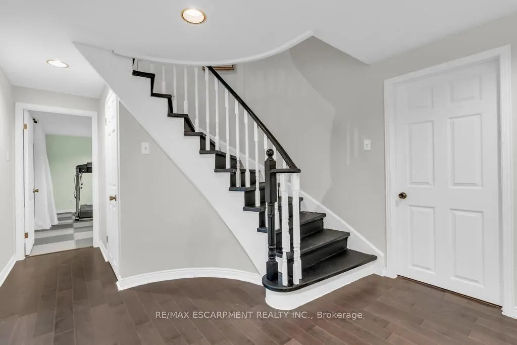 15 Deer Valley Drive