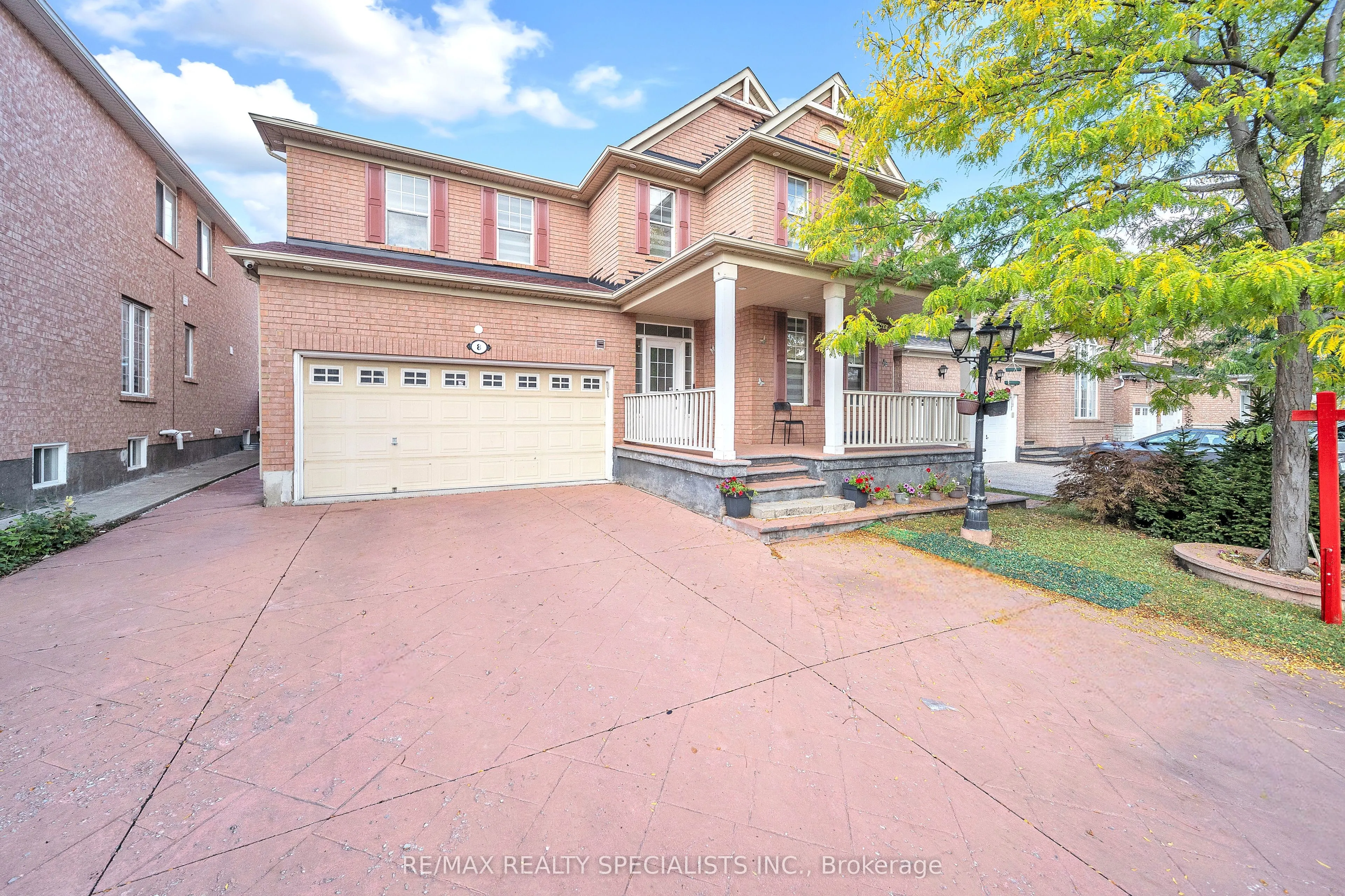 8 Gander Crescent