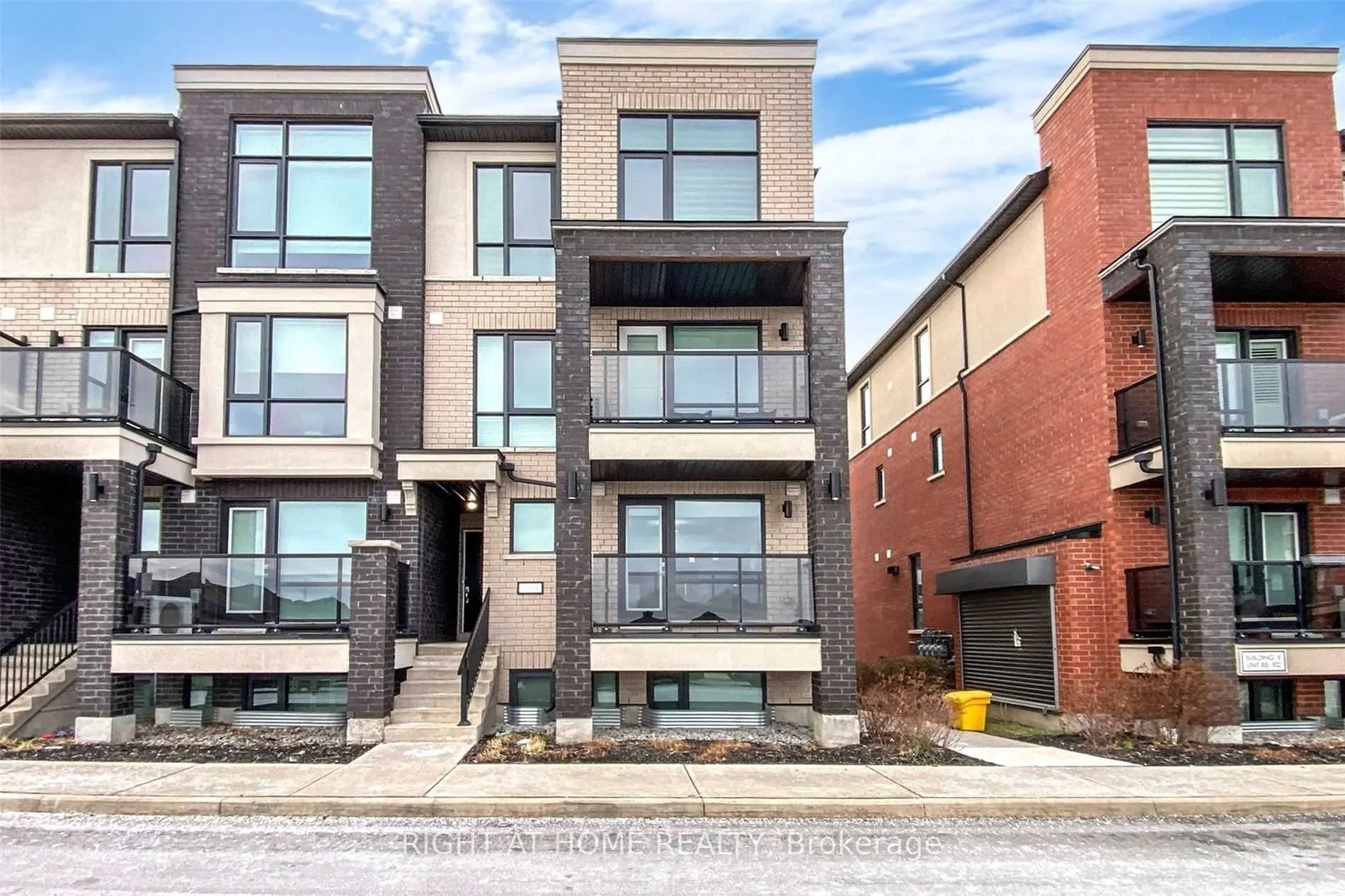 100 Dufay Road, #82
