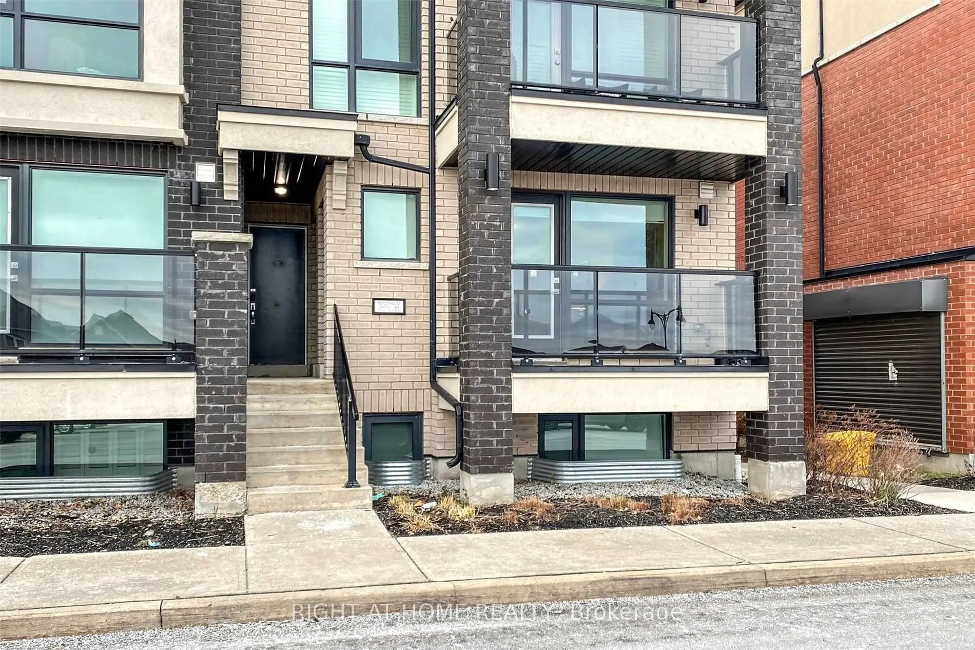 100 Dufay Road, #82