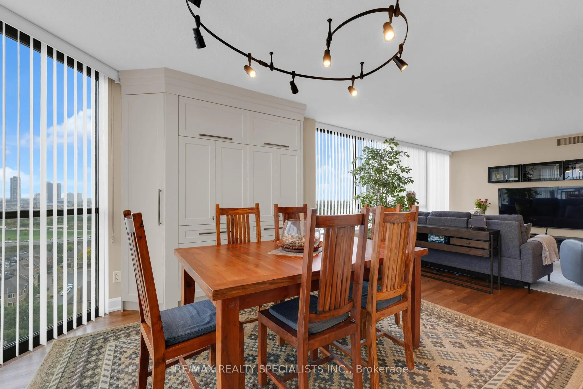 4235 Sherwoodtowne Boulevard, #1808