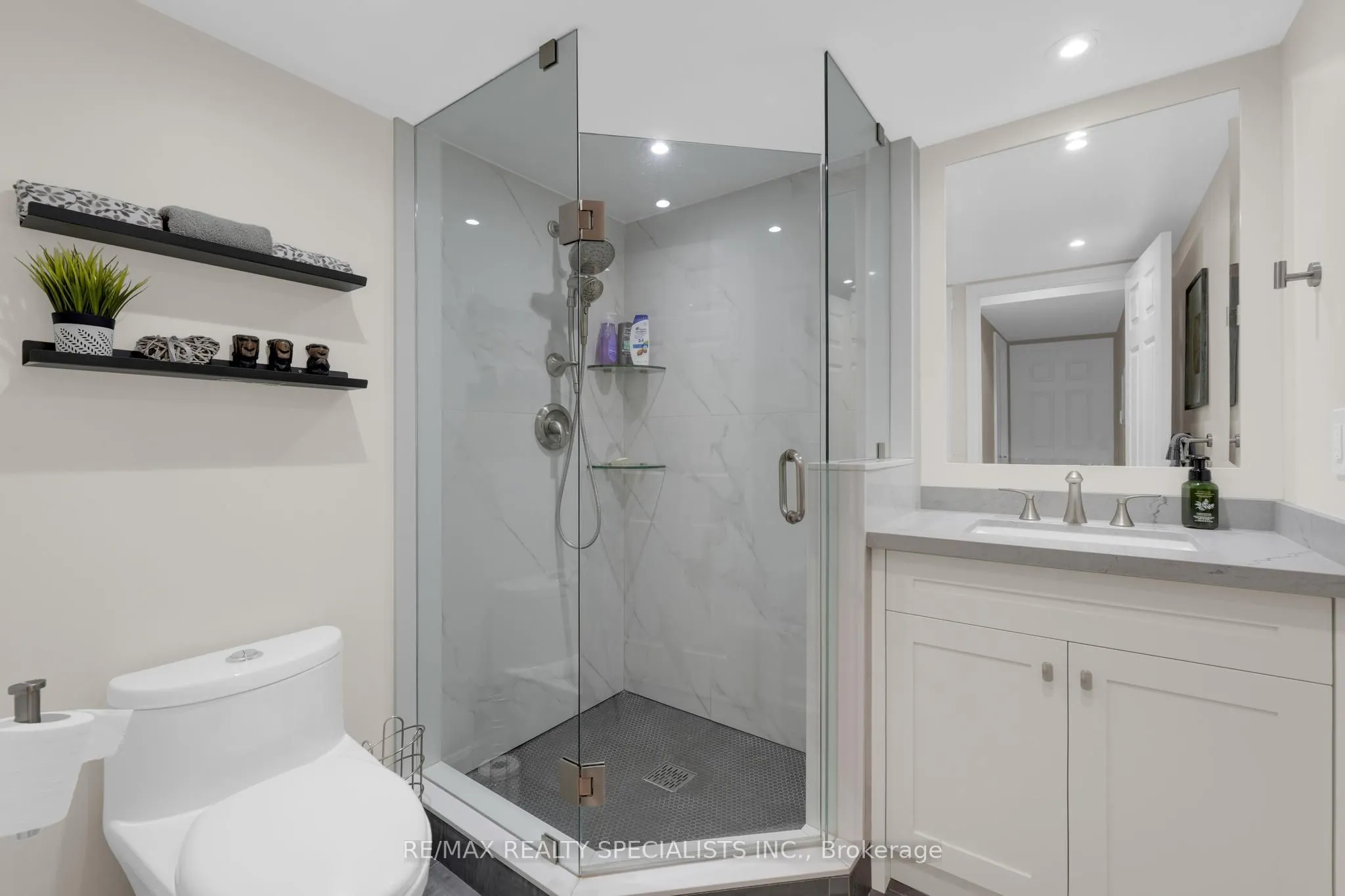 4235 Sherwoodtowne Boulevard, #1808